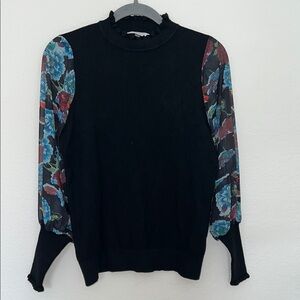 Sioni MILANO Floral Sleeve Black Top